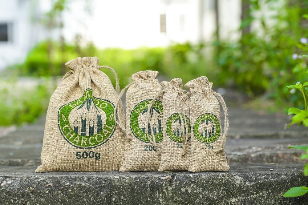 Воздухоочиститель запаха запаха угля для автомобилей (4) .jpg Air Purifying Charcoal Bag Odor Absorber for Cars (4).jpg